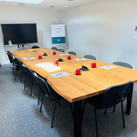 Logis Sud فندق 3*